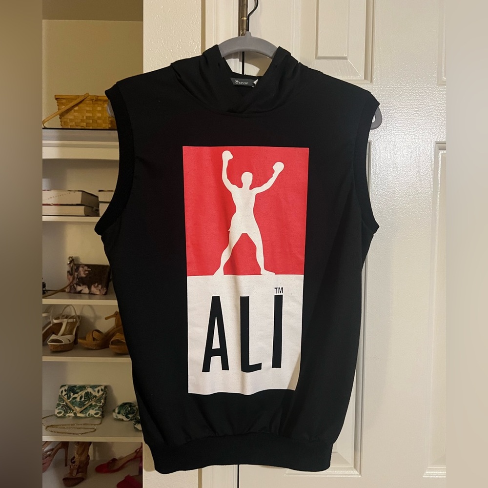 Sleeveless Hoodie Shirt